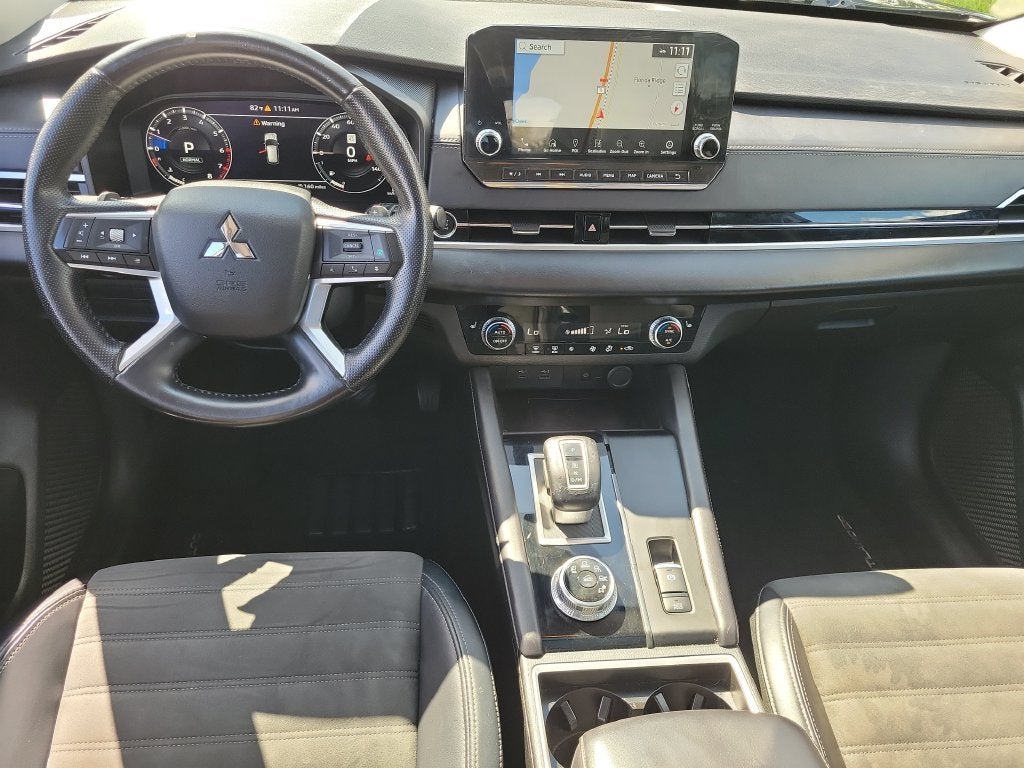 2024 Mitsubishi Outlander Base