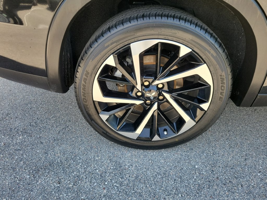 2024 Mitsubishi Outlander Base