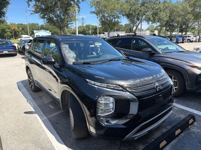 2024 Mitsubishi Outlander Base
