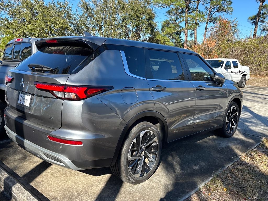 2024 Mitsubishi Outlander SE