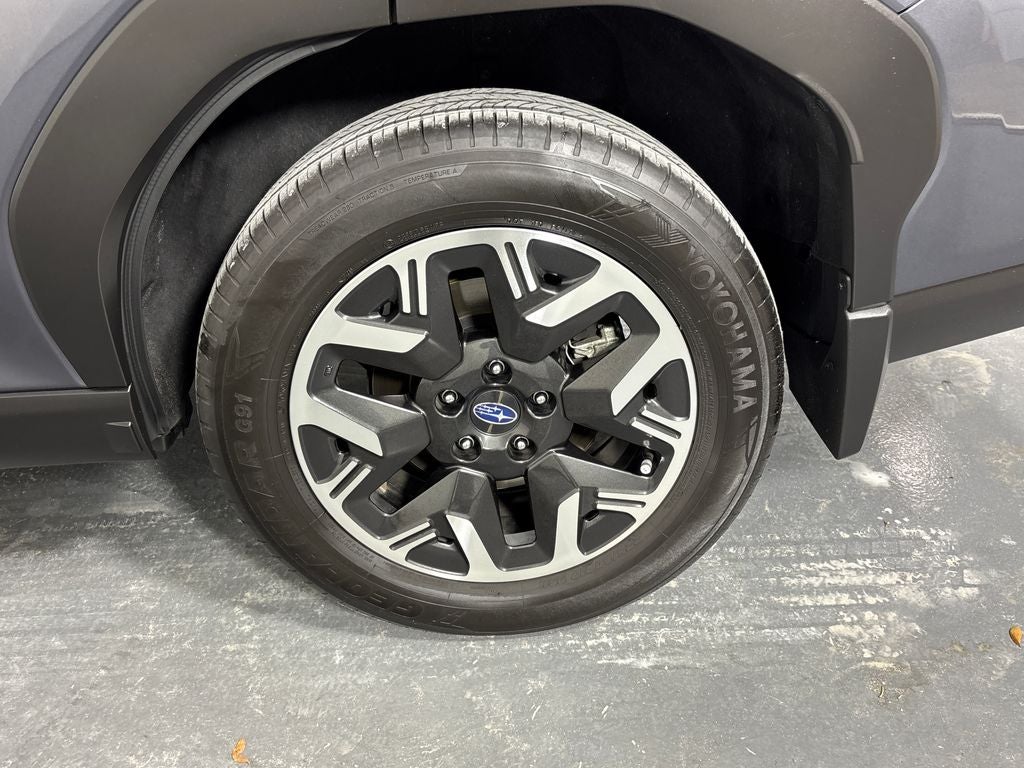 2025 Subaru Forester Base