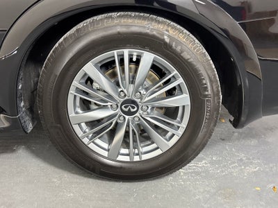 2022 INFINITI QX80 LUXE