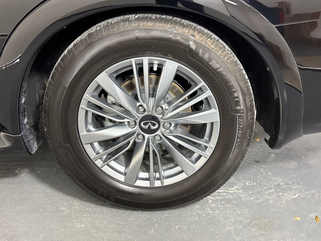 2022 INFINITI QX80 LUXE