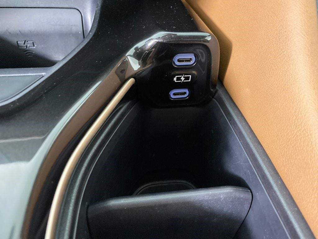 2025 Toyota Crown Signia Limited