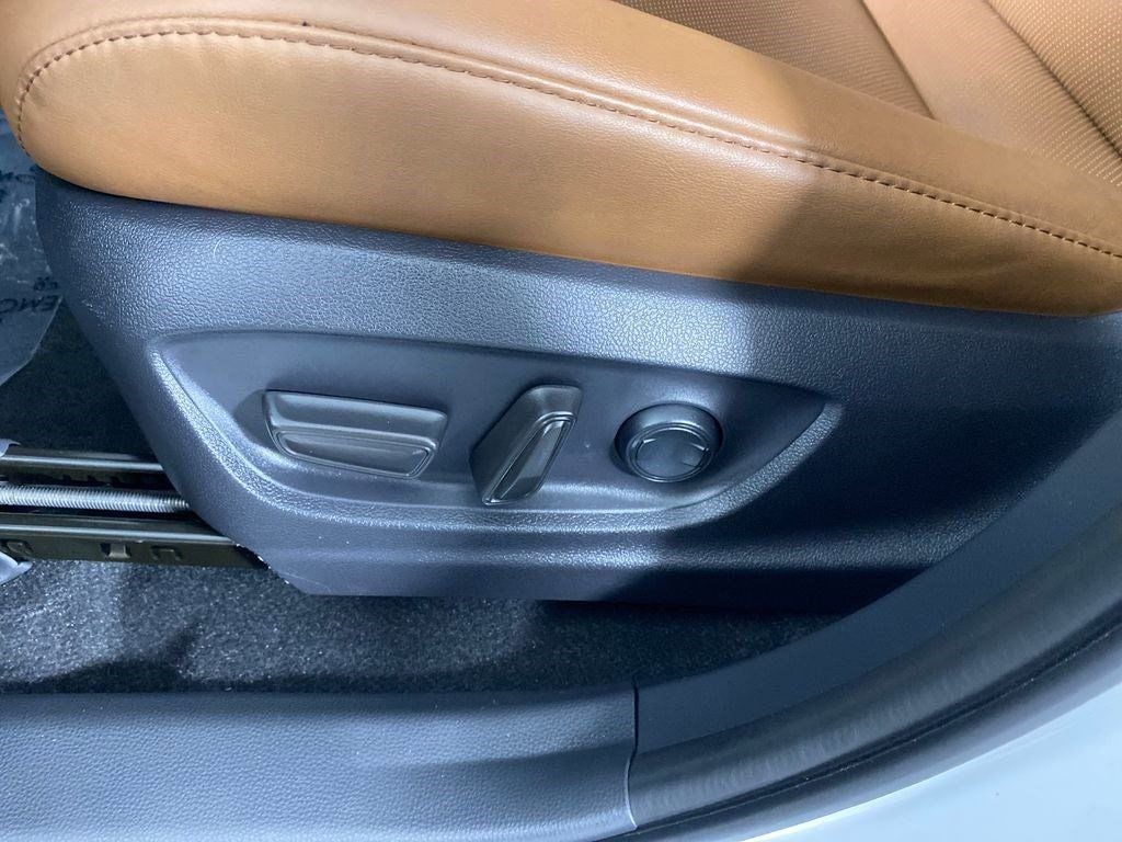 2025 Toyota Crown Signia Limited