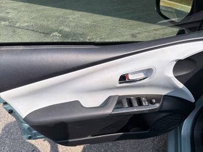 2019 Toyota Prius XLE