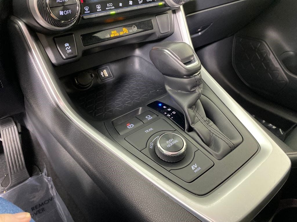 2023 Toyota RAV4 Hybrid SE