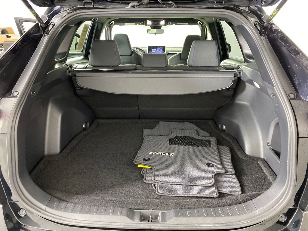 2023 Toyota RAV4 Hybrid SE