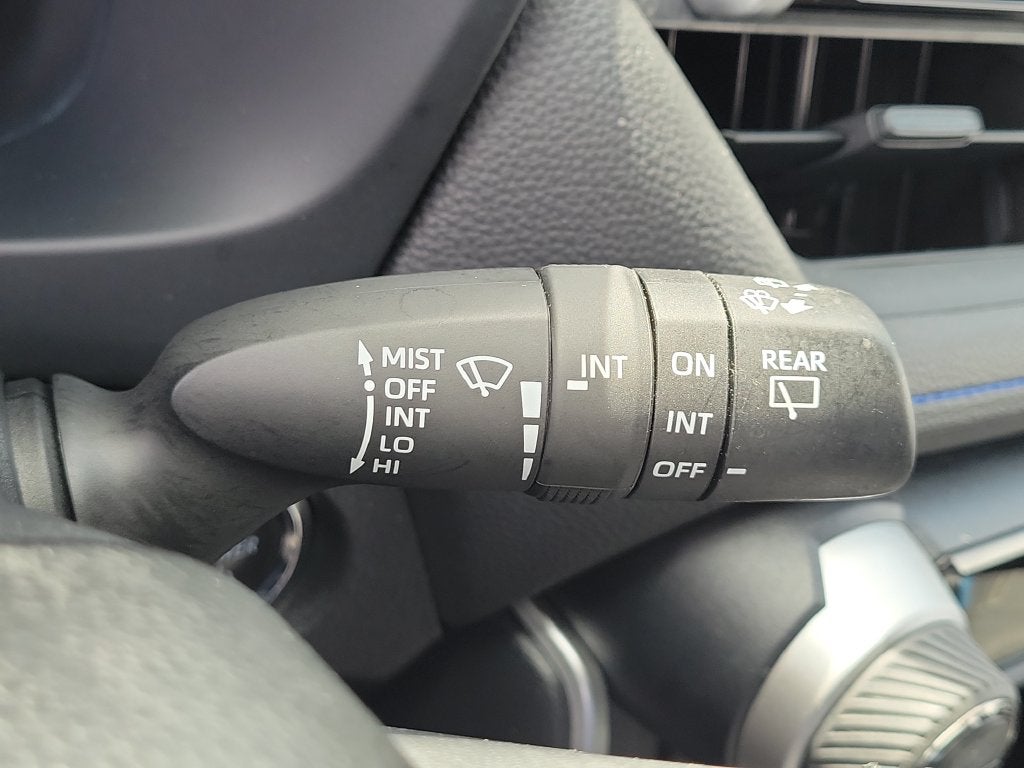 2023 Toyota RAV4 Hybrid SE