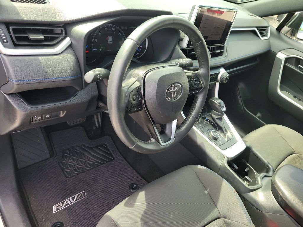 2023 Toyota RAV4 Hybrid SE