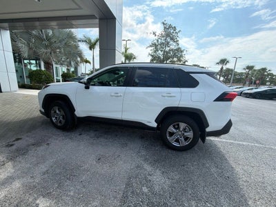 2022 Toyota RAV4 Hybrid XLE
