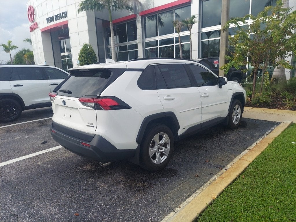 2021 Toyota RAV4 Hybrid XLE