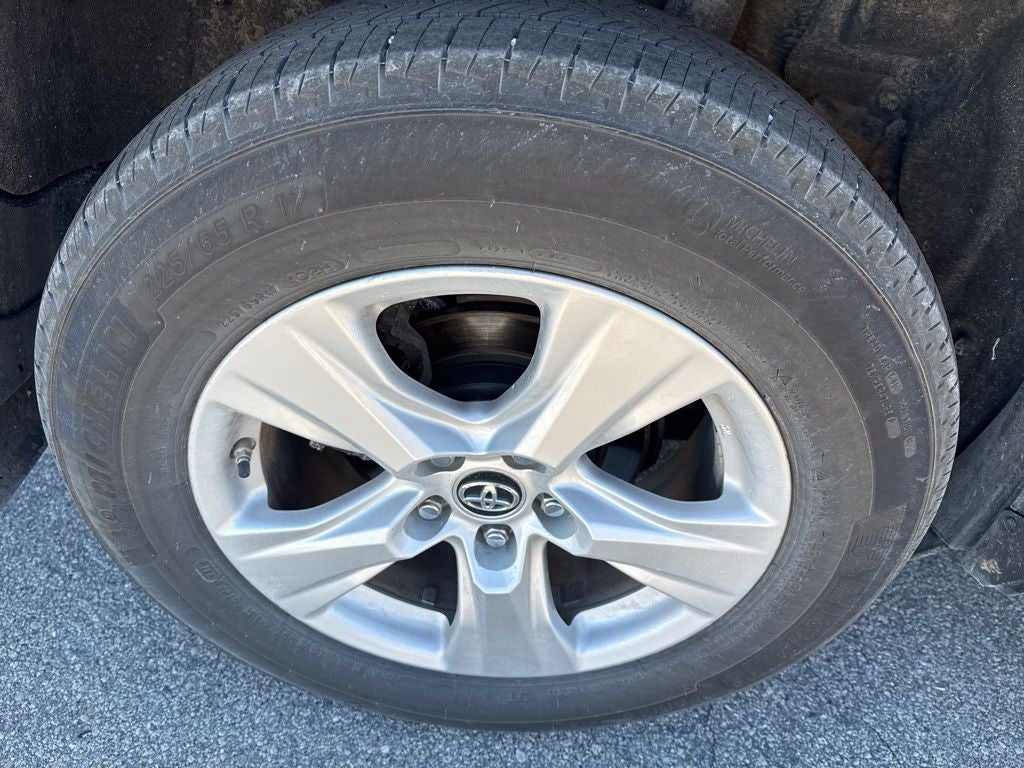 2019 Toyota RAV4 Hybrid XLE