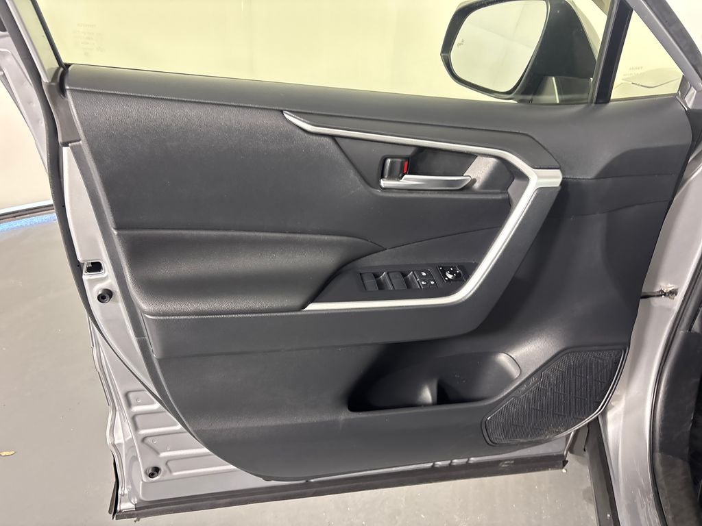 2019 Toyota RAV4 Hybrid XLE