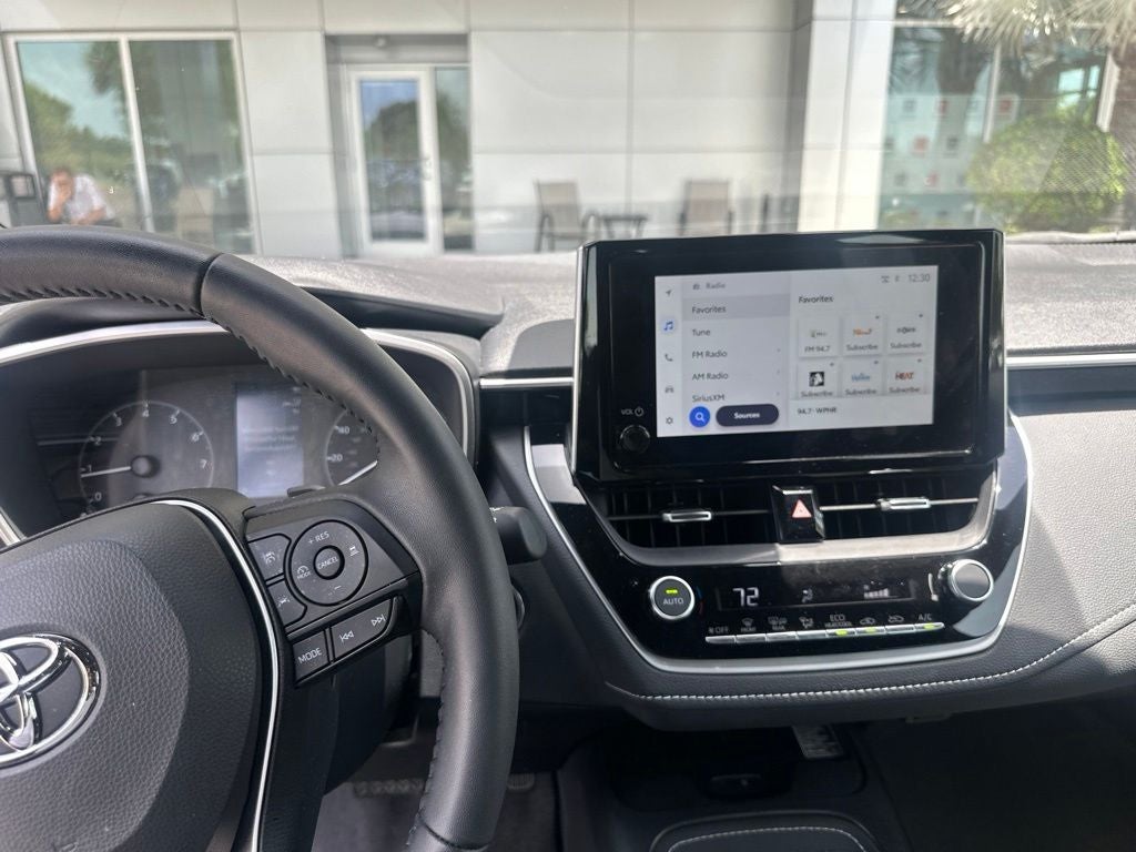 2025 Toyota Corolla Hatchback SE