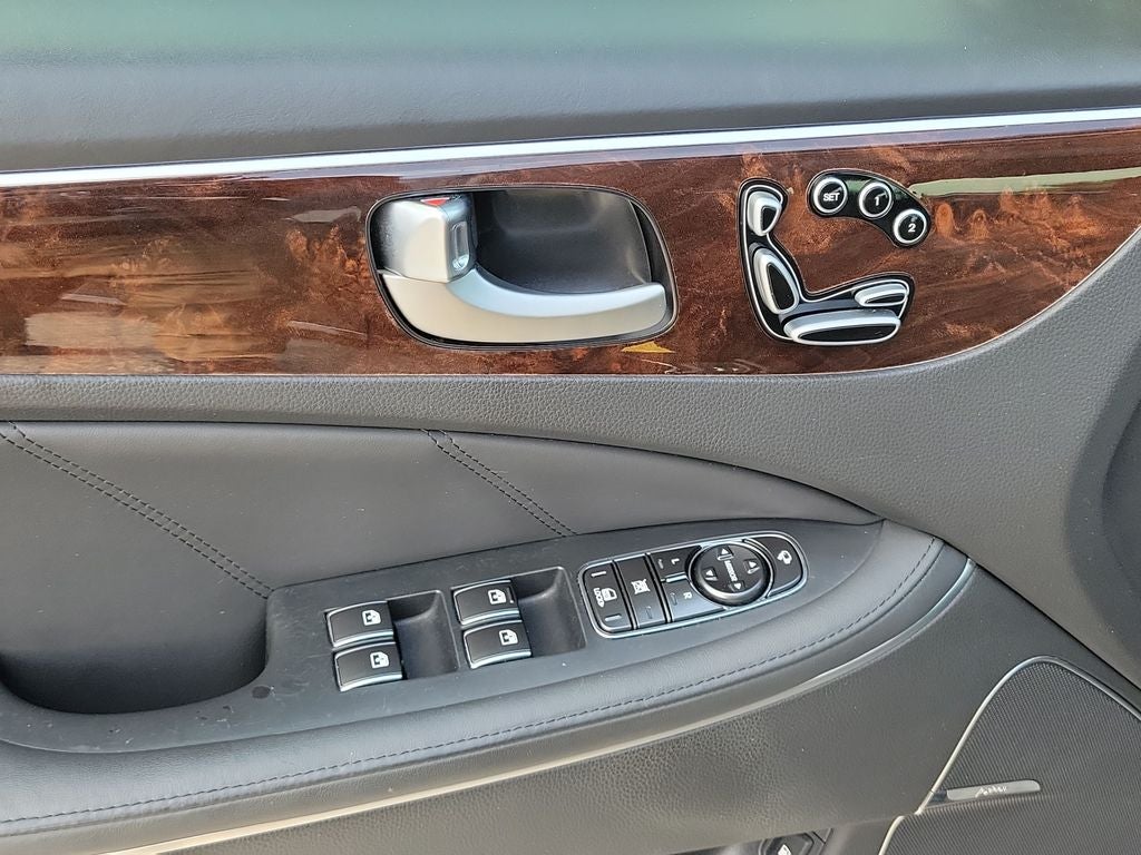 2012 Hyundai Equus Signature