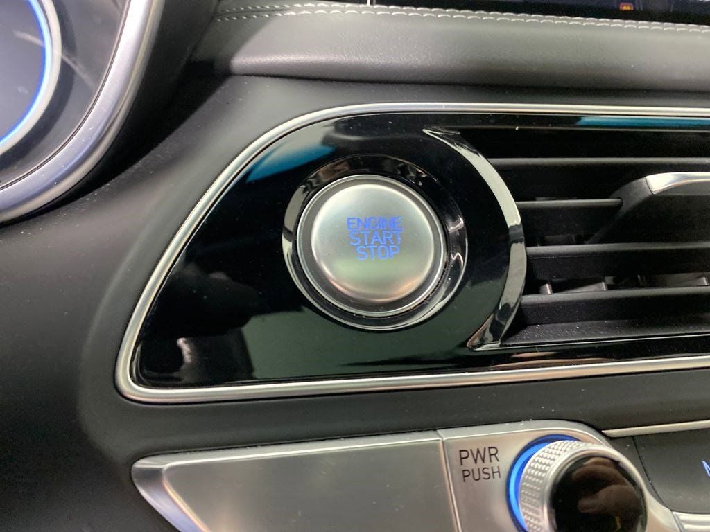 2022 Genesis G70 2.0T