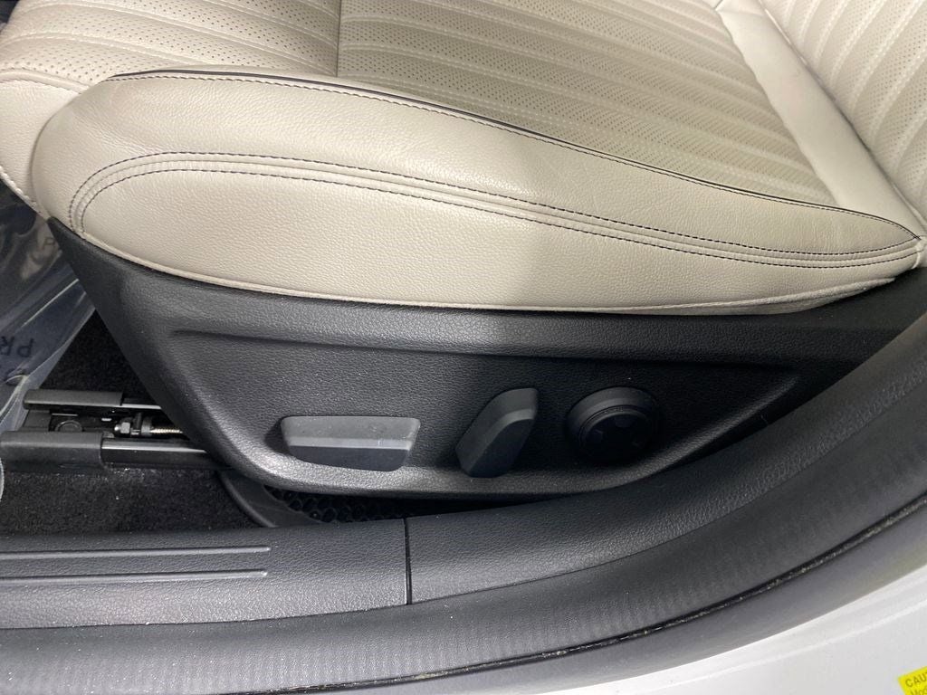 2022 Genesis G70 2.0T