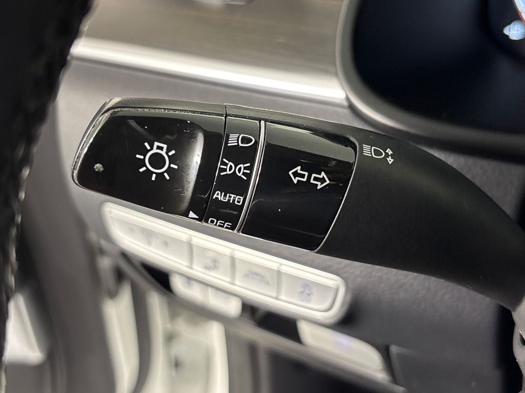 2019 Kia K900 Luxury