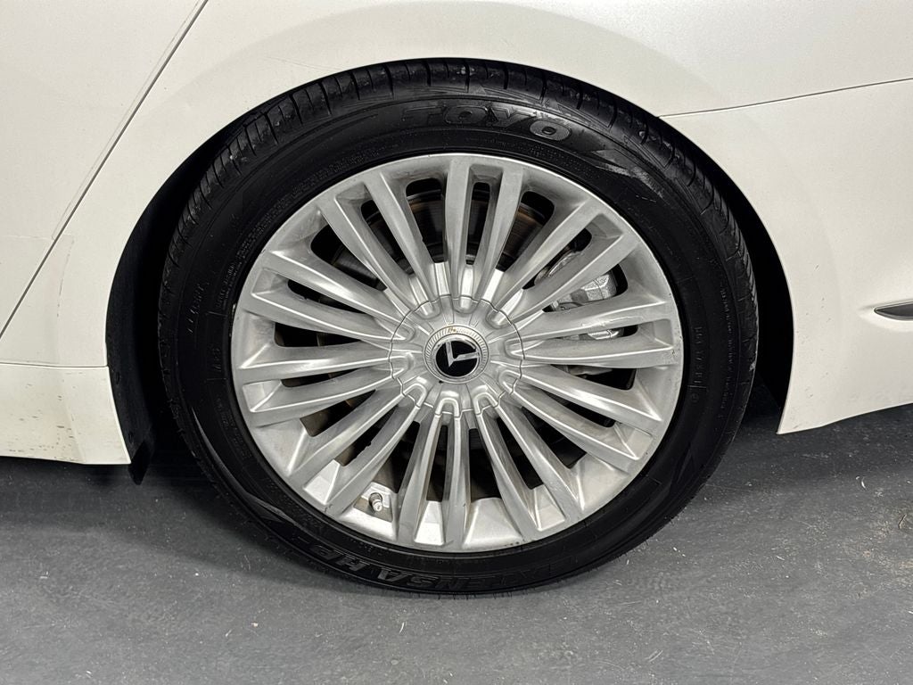 2019 Kia K900 Luxury