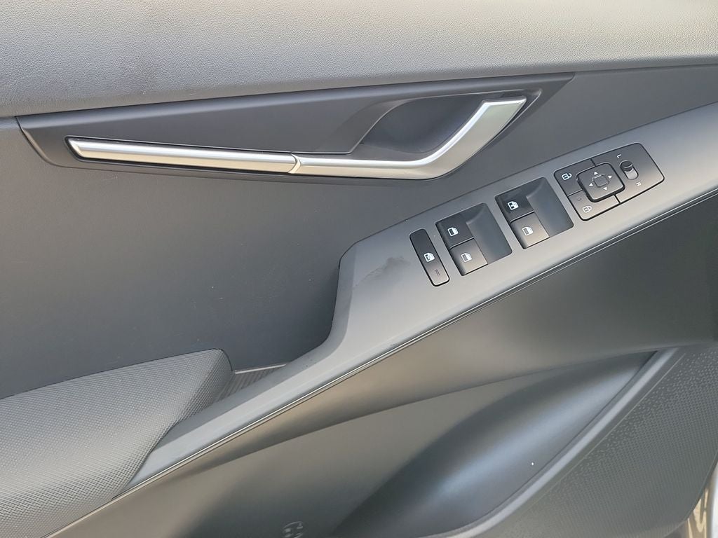 2025 Kia Niro LX