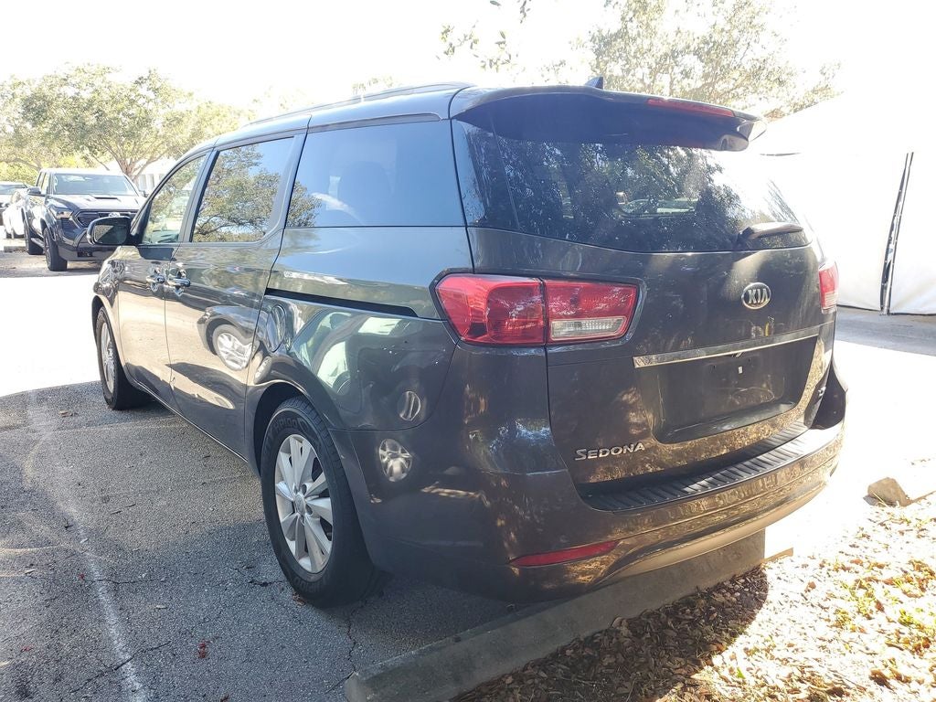 2015 Kia Sedona LX