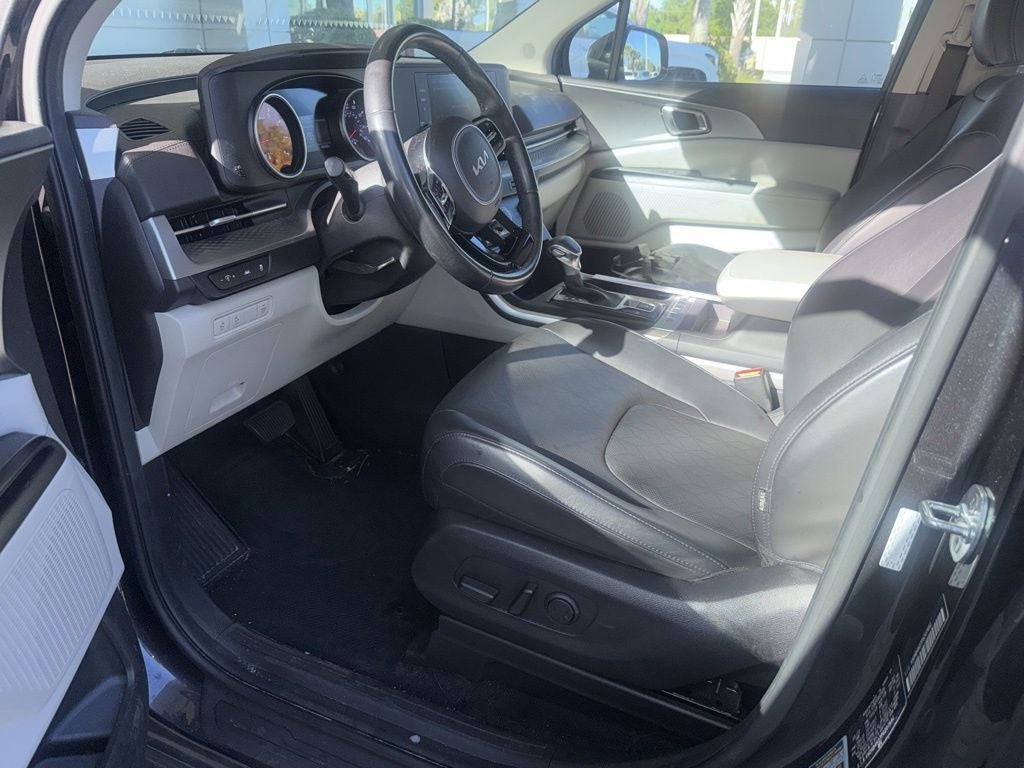 2023 Kia Carnival LX Seat Package