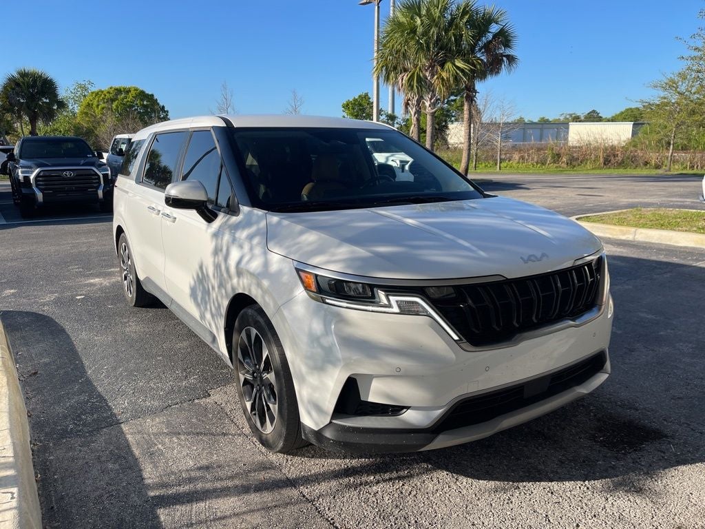 2024 Kia Carnival EX