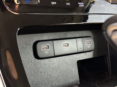 2024 Kia Carnival EX