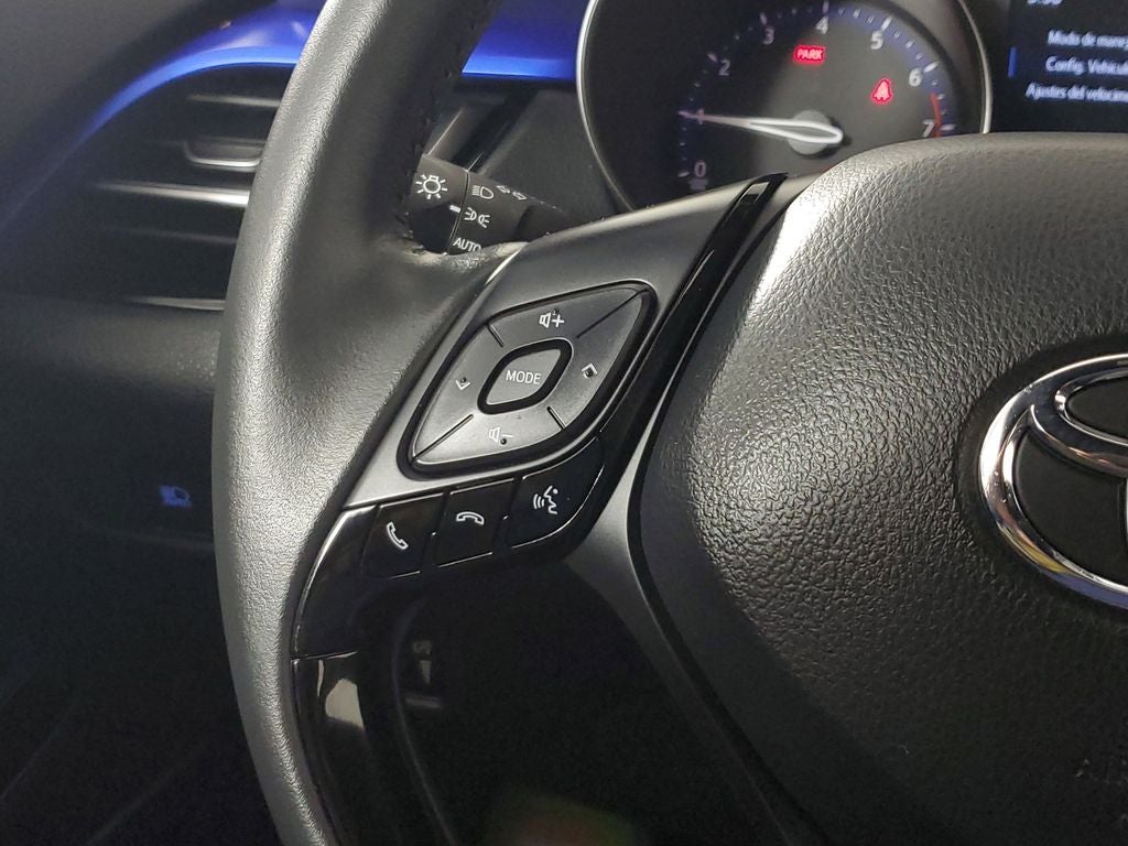 2022 Toyota C-HR XLE