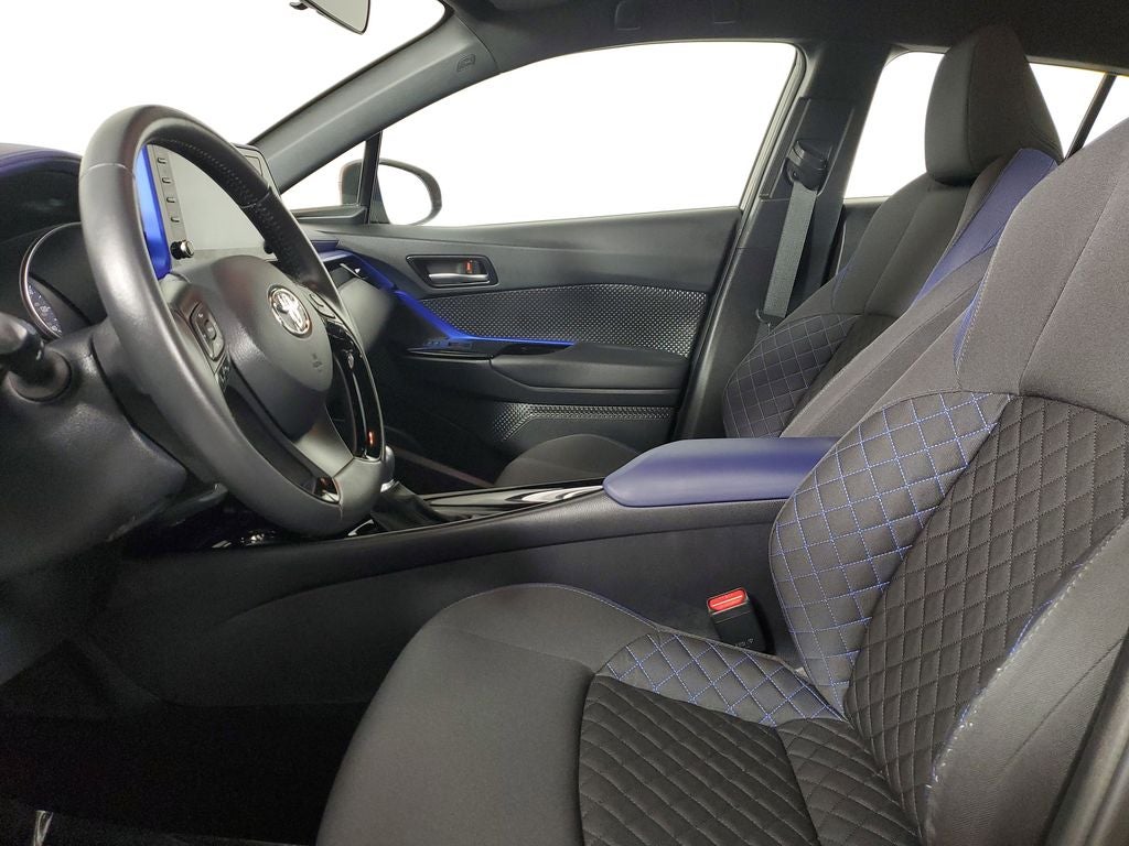 2022 Toyota C-HR XLE