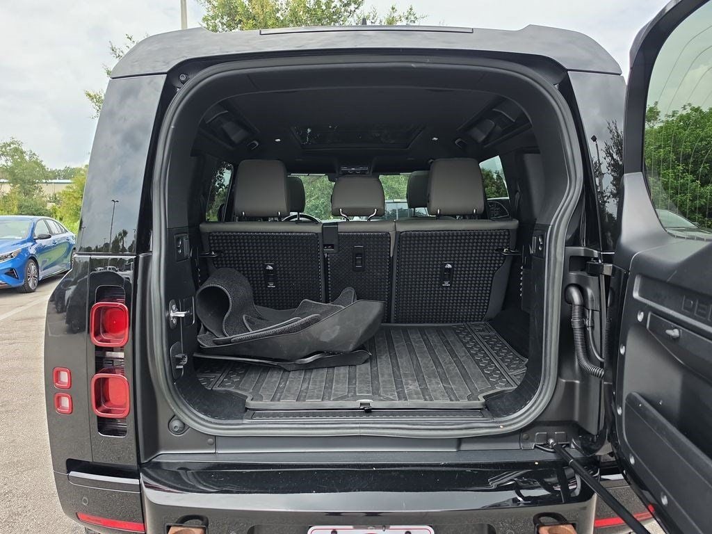 2023 Land Rover Defender 110 X-Dynamic SE