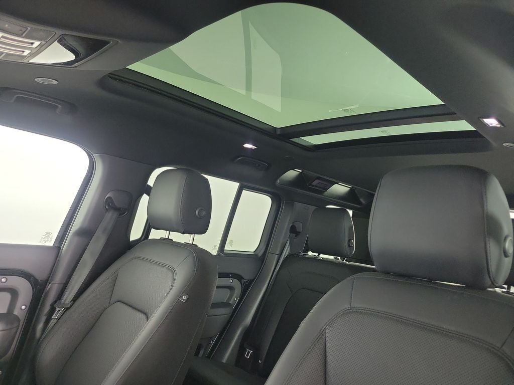 2025 Land Rover Defender 110 S