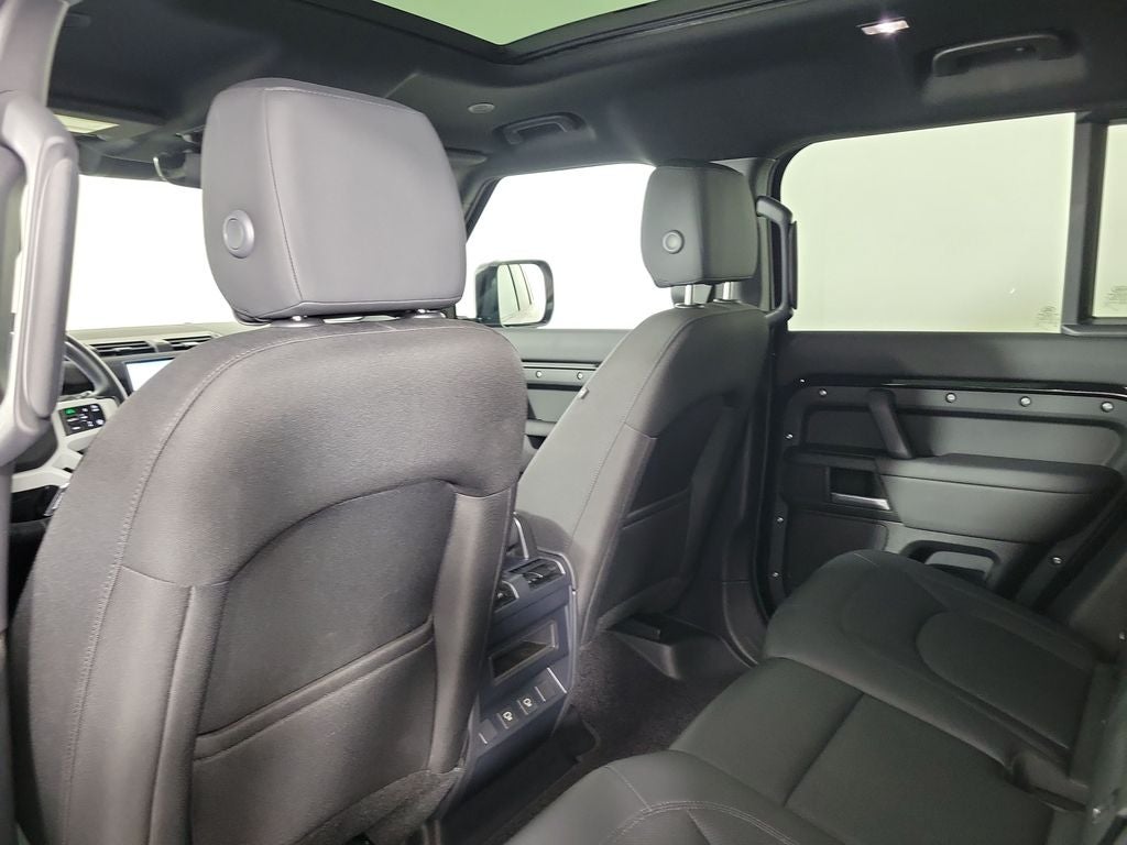 2025 Land Rover Defender 110 S