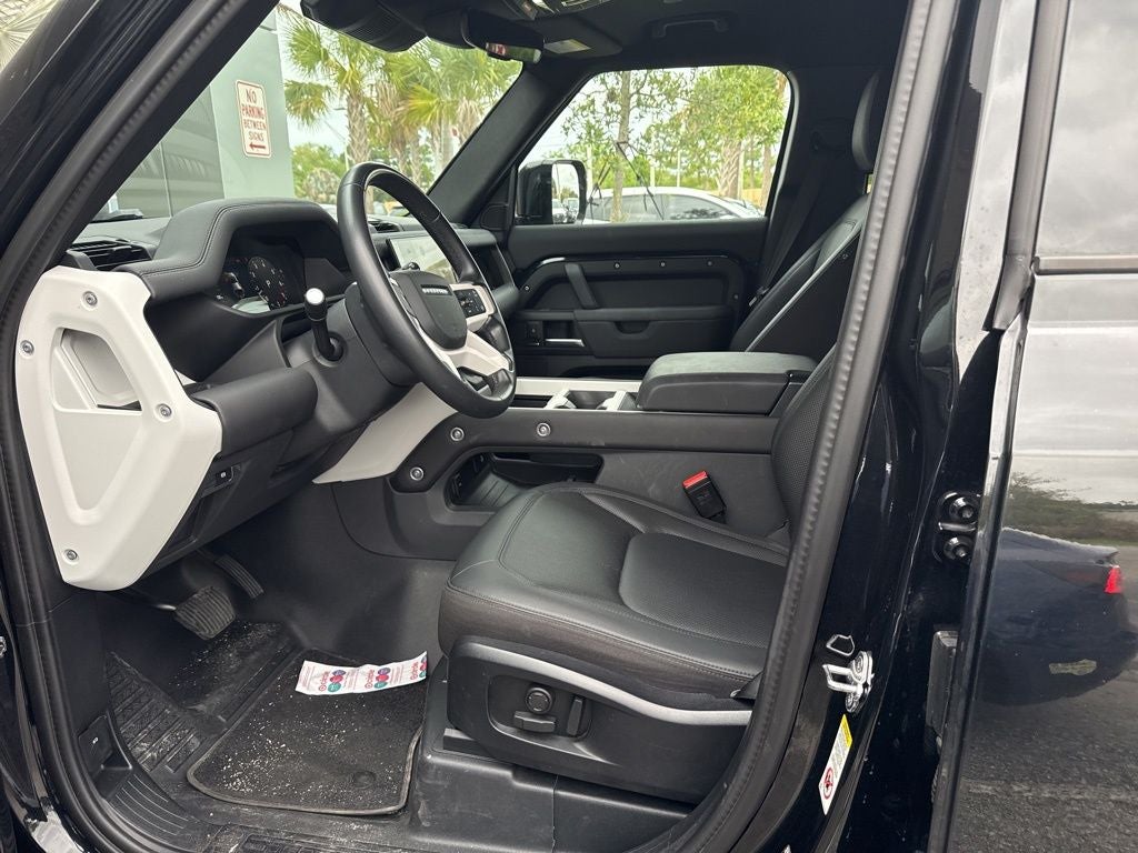 2025 Land Rover Defender 110 S