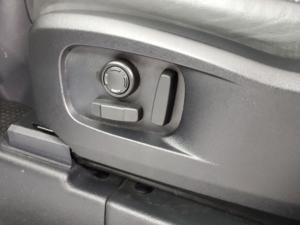 2023 Land Rover Defender 110 Carpathian Edition