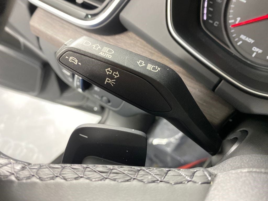 2024 Audi Q5 40 Premium quattro