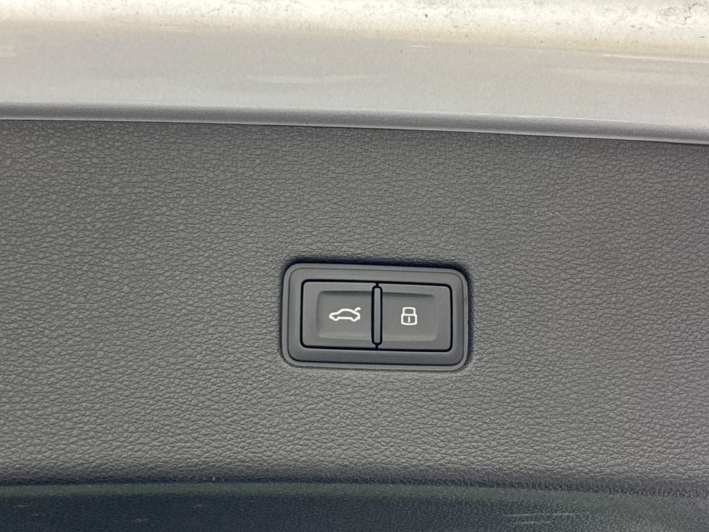 2021 Audi Q8 55 Premium Plus quattro