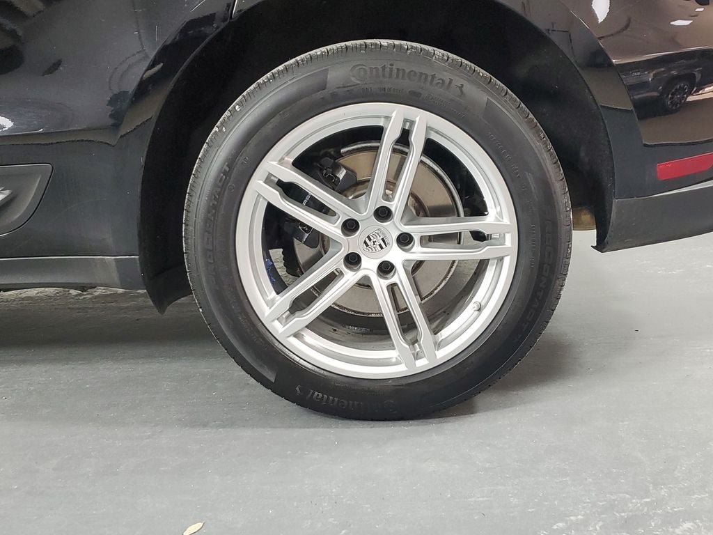 2023 Porsche Macan Base