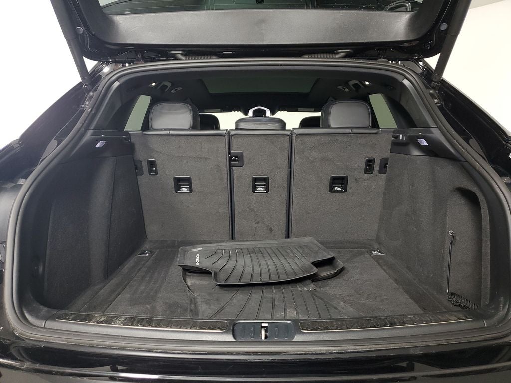 2023 Porsche Macan Base