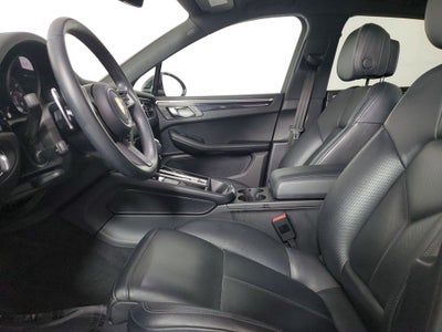 2023 Porsche Macan Base