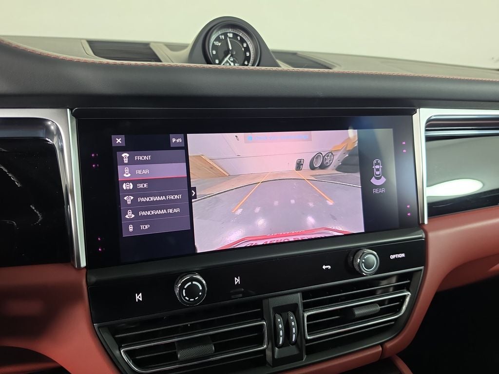 2023 Porsche Macan Base