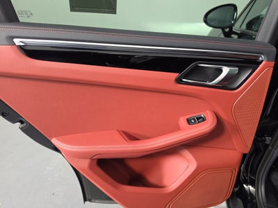2023 Porsche Macan Base