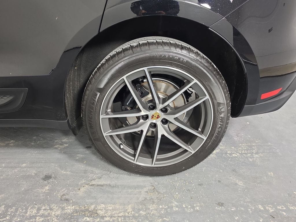 2023 Porsche Macan Base