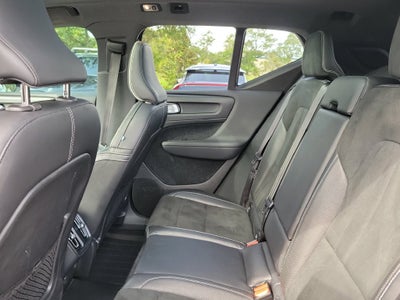 2019 Volvo XC40 R-Design