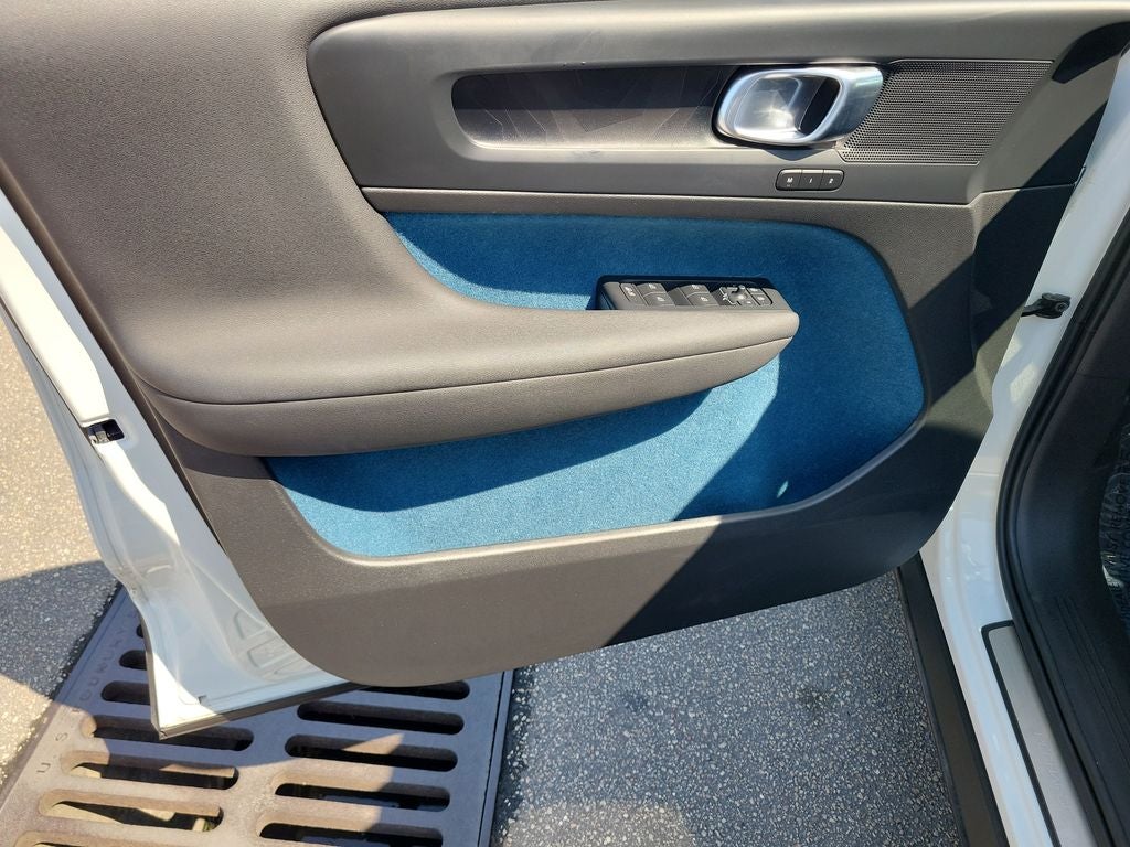 2023 Volvo C40 Recharge Pure Electric Twin Plus